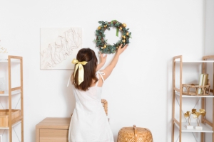 Minimalism: How to Create a Festive Atmosphere Without Cluttering Your Home