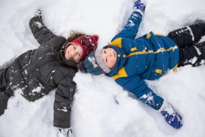 8 activités originales à faire à la maison dans la neige