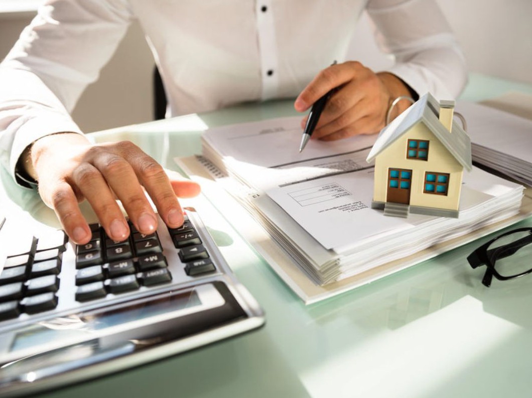 It’s important to understand that condominium buildings typically work with tight budgets and that no one wants shared expenses to rise. Consequently, you must carefully prepare (quotes, plans, arguments, etc.) before you present any pricey proposals