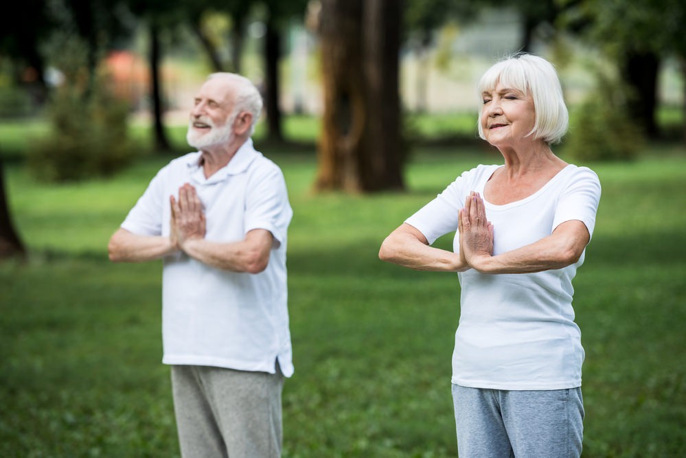Seniors: choose an active living environment that offers, for example, walking paths, public spaces with access ramps, and activities for all ages.