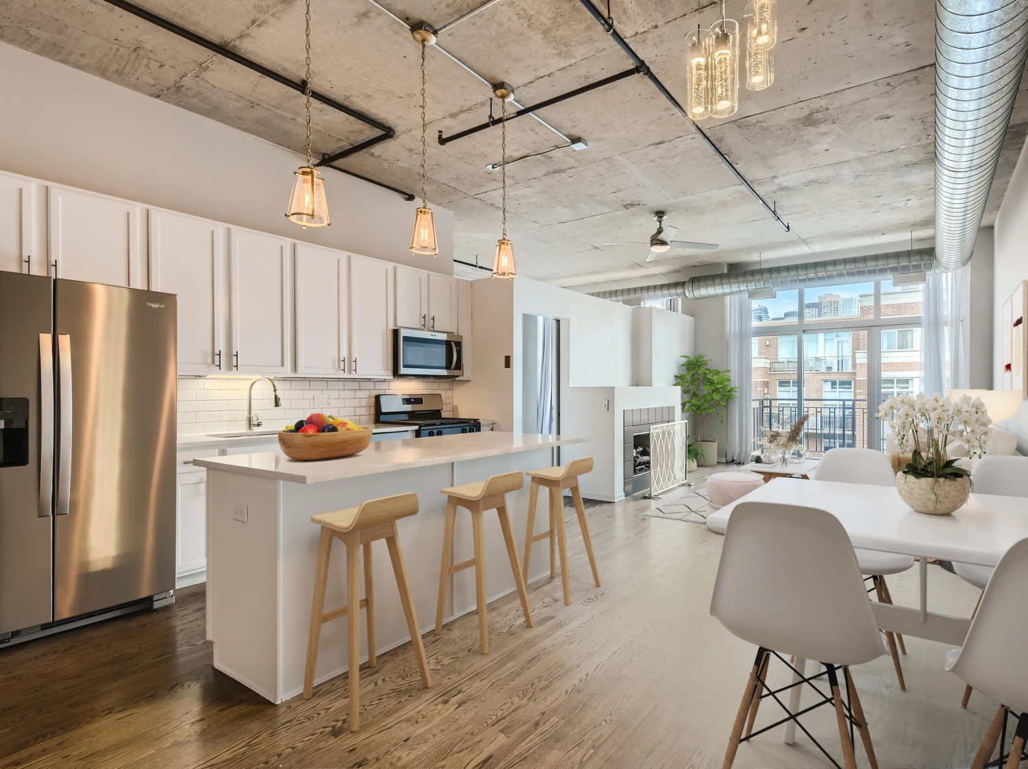 Plafond de béton : comment transformer son apparence