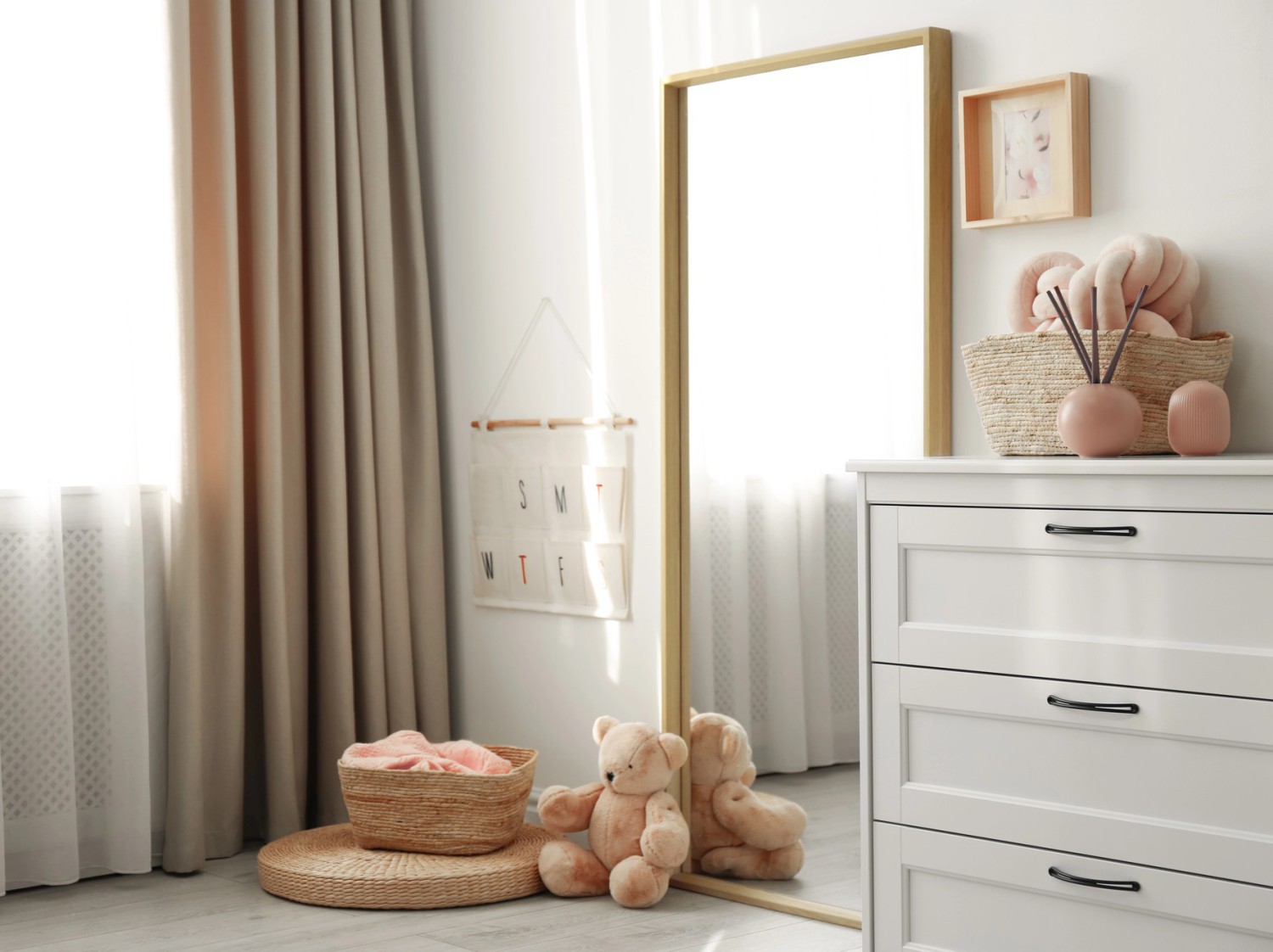 Mirrors’ 3 Interior Decor Superpowers