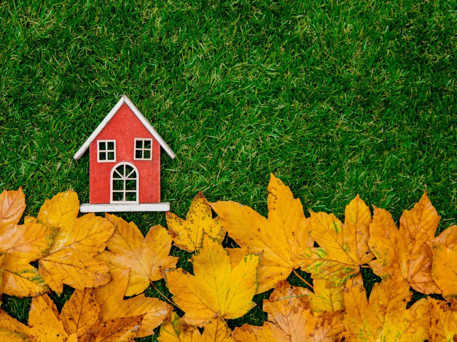 Préparer sa maison pour l’automne et l’hiver : les petits gestes qu’on oublie parfois